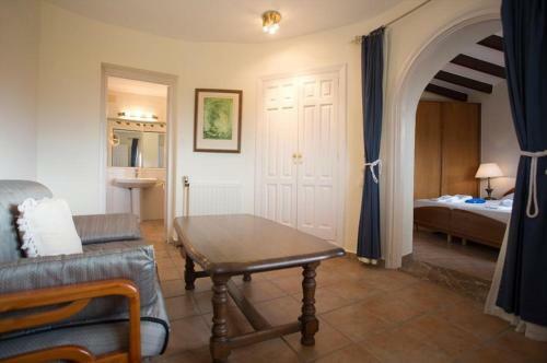 Moraira Villa Sleeps 8 Pool Air Con Wifi