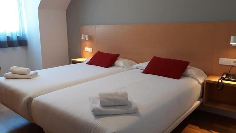 Hostal Spa Suites Ode�n