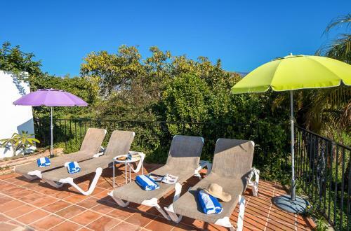 Nerja Villa Sleeps 8 With Pool Air Con And Wifi