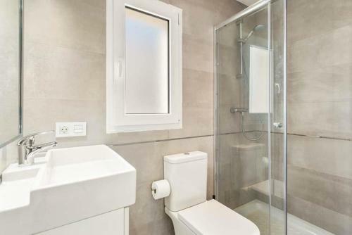 Nerja Villa Sleeps 6 Pool Air Con Wifi