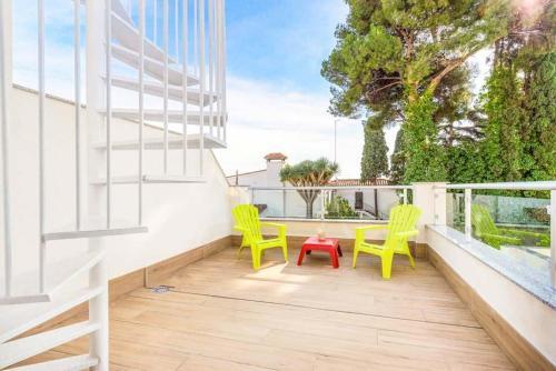 Nerja Villa Sleeps 6 Pool Air Con Wifi