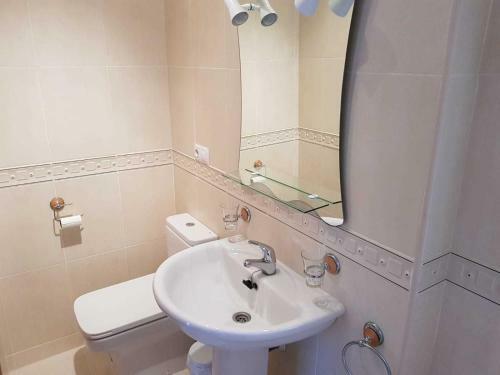 Modern 2 Bedroom Holiday Home