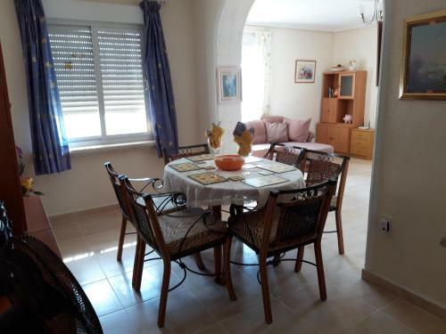 Four Rooms Villa With Sea View