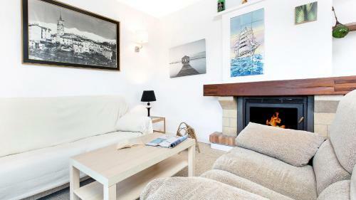 Apartment- Roc Pl.
