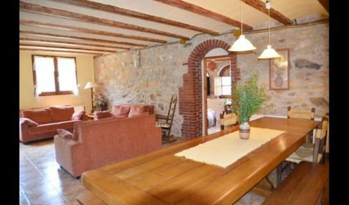 Osor Villa Sleeps 20 With Pool