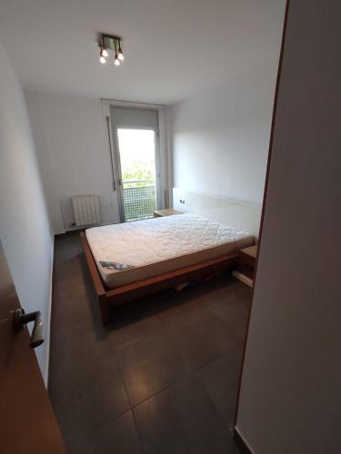 Stunning 4-bed Apartment In Palamos