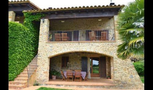 Pals Villa Sleeps 3 With Pool And Air Con
