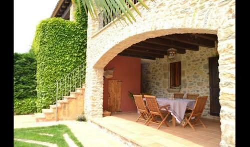 Villa In Pals Sleeps 4 With Pool And Air Con