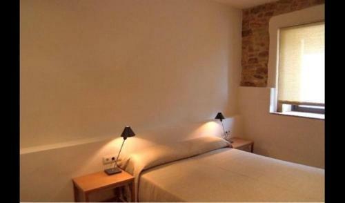 Pals Villa Sleeps 6 With Pool And Air Con