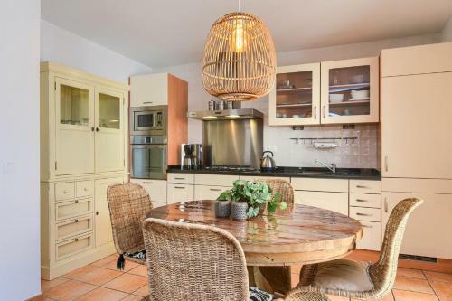 Urbanitzacio Montemar Villa Sleeps 6 With Pool Air Con And Wifi