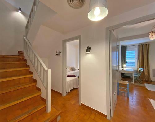 Fridaysflats, Spacious Apartment Pals Beach And Golf