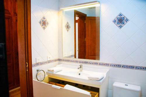 Villa Conil With Heated Pool And Air Conditioning