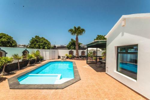 Villa Los Arcos - Lh160 By Villas Now Ltd