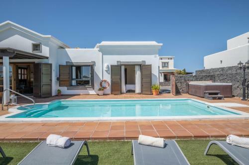 Villa Ambar Cherry