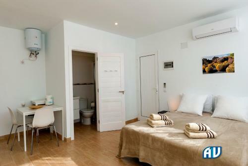 Lovely 3-bed Villa With Studio In Playa Blanca