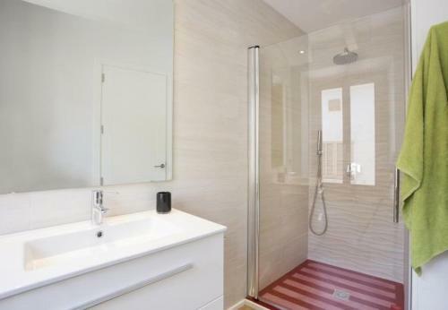 Pollenca Villa Sleeps 8 With Pool Air Con And Wifi