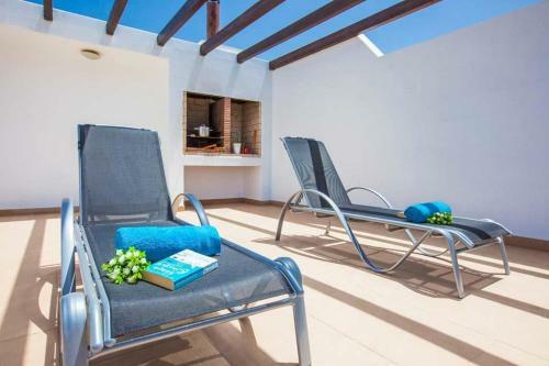 Playa Blanca Villa Sleeps 5 With Pool Air Con And Wifi