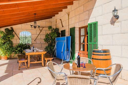 Villa In Pollenca Sleeps 8 Includes Swimming Pool And Air Con 2