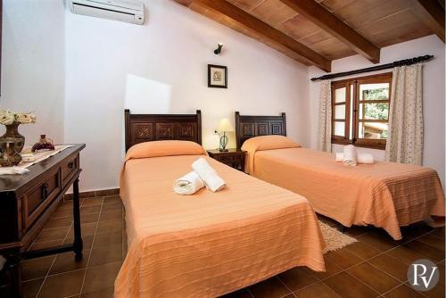 Pollenca Villa Sleeps 6 Pool Air Con Wifi
