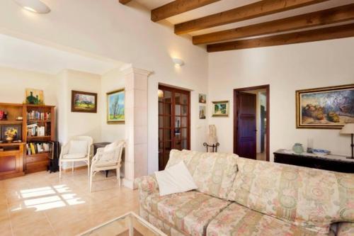Pollenca Villa Sleeps 4 With Pool Air Con And Wifi