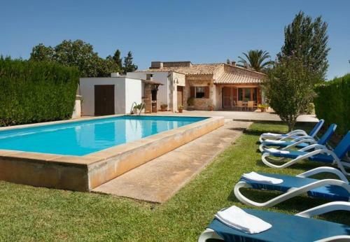 Pollenca Villa Sleeps 6 With Pool Air Con And Wifi