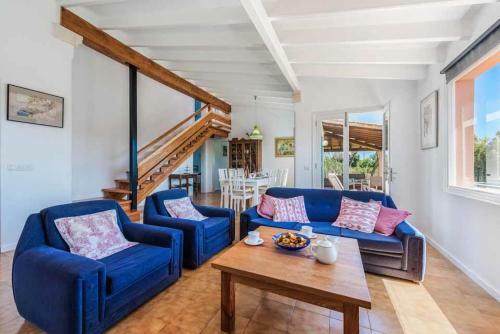 Pollenca Villa Sleeps 9 With Pool Air Con And Wifi