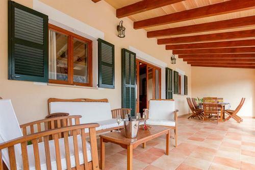 Pollenca Villa Sleeps 6 With Pool Air Con And Wifi
