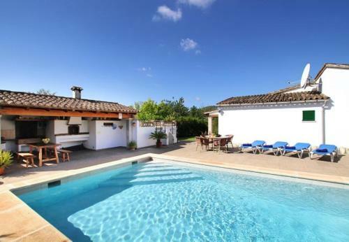 Villa In Pollenca Sleeps 4 With Pool And Wifi