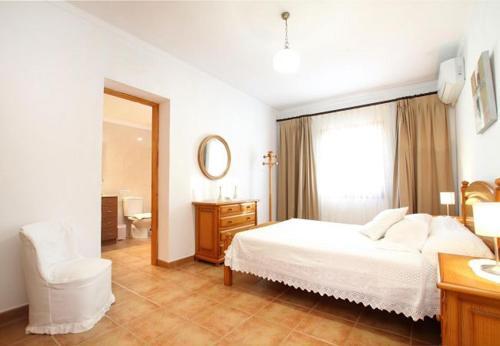 Villa In Pollenca Sleeps 4 With Pool And Wifi