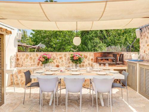 Villa In Pollenca Sleeps 10 With Pool And Air Con