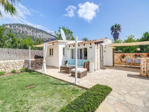 Villa In Pollenca Sleeps 10 With Pool And Air Con