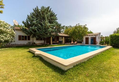 Pollenca Villa Sleeps 6 With Pool Air Con And Wifi