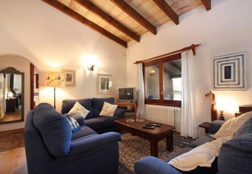 Pollenca Villa Sleeps 6 With Pool Air Con And Wifi