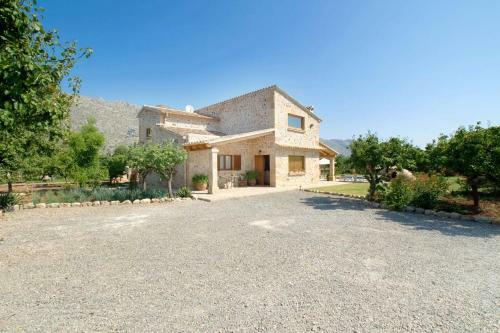 Pollenca Villa Sleeps 8 With Pool Air Con And Wifi
