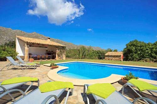 Pollenca Villa Sleeps 8 With Pool Air Con And Wifi