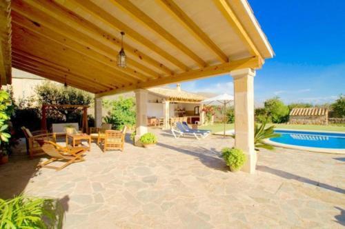 Pollenca Villa Sleeps 8 With Pool Air Con And Wifi