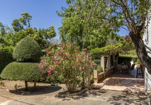 Pollenca Villa Sleeps 4 With Pool Air Con And Wifi
