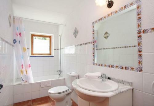 Pollenca Villa Sleeps 8 With Pool Air Con And Wifi