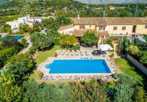 Pollenca Holiday Home Sleeps 8 With Pool