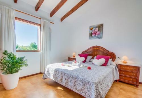 Pollenca Holiday Home Sleeps 8 With Pool