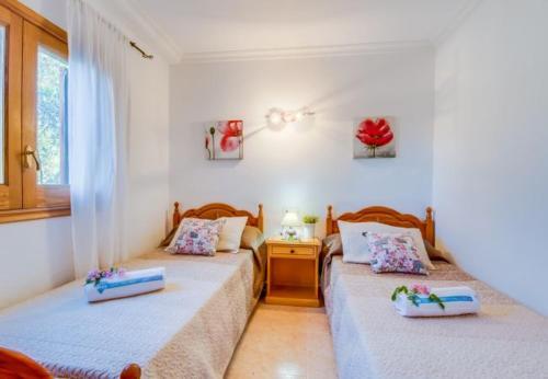 Pollenca Holiday Home Sleeps 8 With Pool
