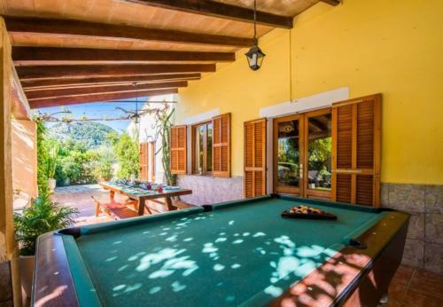 Pollenca Holiday Home Sleeps 8 With Pool