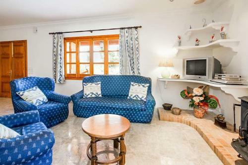 Pollenca Villa Sleeps 6 With Pool Air Con And Wifi