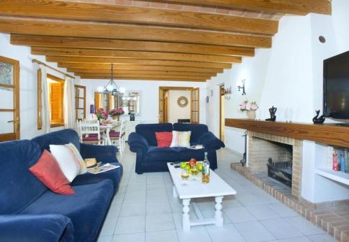 Villa In Pollenca Sleeps 6 Includes Swimming Pool Air Con And Wifi 1