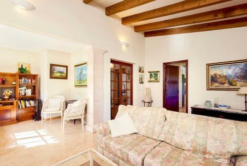 Villa In Pollenca Sleeps 4 Includes Swimming Pool And Air Con