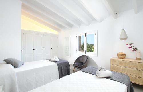 Villa In Pollenca Sleeps 10 Includes Swimming Pool And Air Con