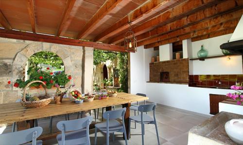 Villa In Pollenca Sleeps 10 Includes Swimming Pool And Air Con