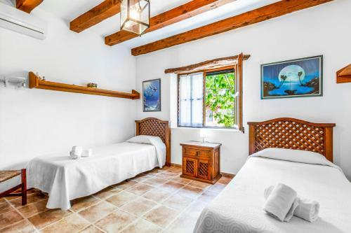 Villa In Pollenca Sleeps 6 Includes Swimming Pool And Air Con