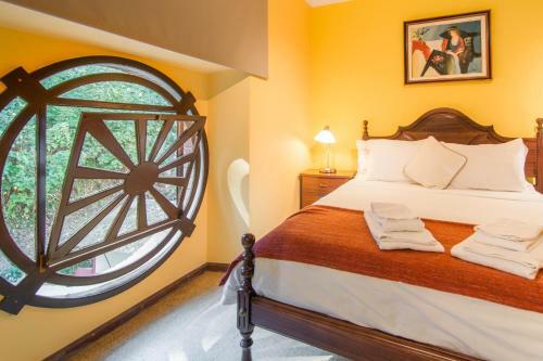 Hostal Chalet Relogio