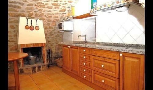 Ponts Villa Sleeps 18 With Pool And Air Con